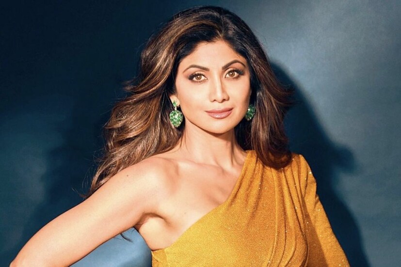 এর পর এই পোস্টে আরও লেখা ছিল, &quot;আমি প্রতি দিন দীর্ঘ নিশ্বাস নিই একটা কথা ভেবে যে আমি যে বেঁচে আছি তার জন্য আমি ভাগ্যবান। আমি আগেও একাধিক কঠিন সময়ের সম্মুখ হয়েছি, আগামীতেও হব। এতে এমন কিছু নেই যা আমার প্রতি দিনের জীবনে, বেঁচে থাকায় প্রভাব ফেলতে পারে।&quot;