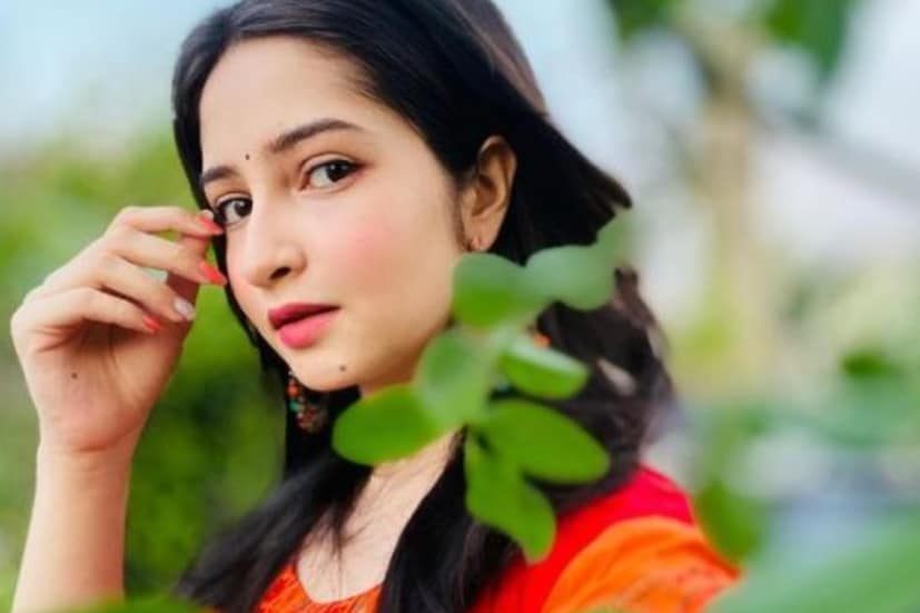 প্রসঙ্গত, বাংলা টেলিভিশনের অত্যন্ত জনপ্রিয় অভিনেত্রী শ্রীমা ভট্টাচার্য। ‘জামাই রাজা’ ধারাবাহিকে নীলাশার চরিত্রে শ্রীমা দর্শকদের পছন্দের অভিনেত্রী হয়ে উঠেছিলেন ৷‌‌