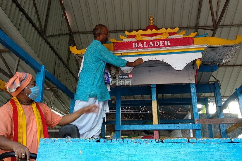 আষাঢ় মাসে রথযাত্রা বা রথদ্বিতীয়া আয়োজন করা হয়। হিন্দুদের অন্যতম প্রধান উৎসব এটি। ওডিশার বিস্তীর্ণ অঞ্চল থেকে পশ্চিমবঙ্গে এই উৎসব সাড়ম্বরে পালিত হয়ে আসছে। হাতে আর মাত্র কয়েকটা দিন। (Image & Inputs: ভাস্কর চক্রবর্তী)