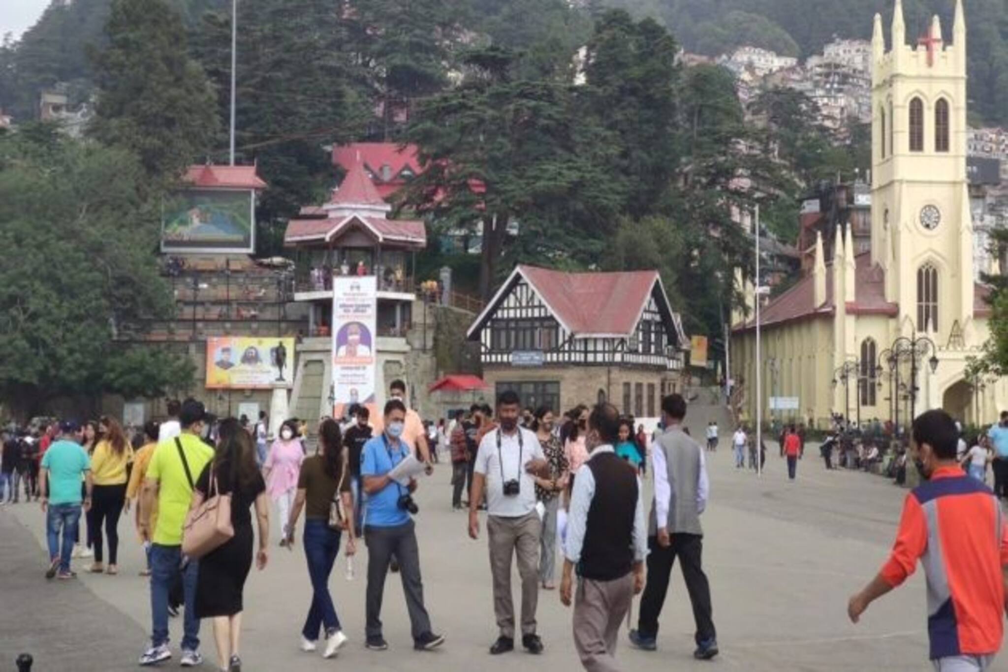 Himachal Covid-19 : 'হোটেলে নয়, এরপর হাসপালাতে জায়গা হবে না'! হিমাচলে পর্যটকদের ভিড়ে কটাক্ষ নেটপাড়ায়