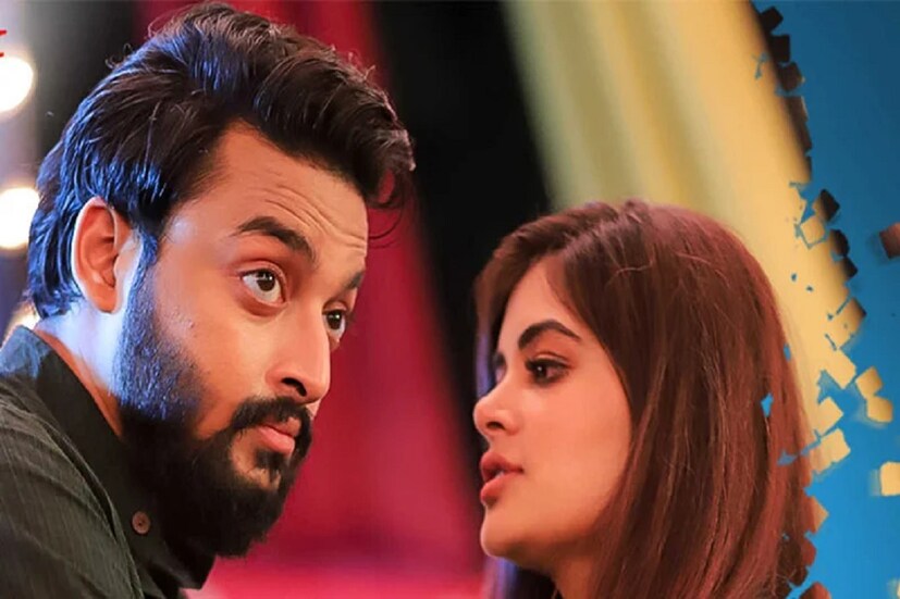 *যদিও টলি পাড়ায় কান পাতলে বেশ কিছুদিন ধরেই শোনা যাচ্ছে চুটিয়ে প্রেম করছেন সৌরভ দাস ও মধুমিতা সরকার। ফলে, এ দিনের ছবি যে তাতে আংশিক হলেও শিলমোহর দিল বলে মনে করা হচ্ছে। ছবিঃ সংগৃহীত। 