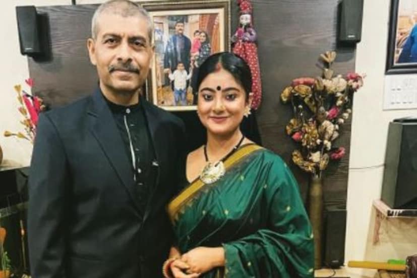 সুদীপ মুখোপাধ্যায়ের বাস্তবের স্ত্রীর নাম পৃথা চক্রবর্তী। ৬ বছর আগে জানুয়ারি মাসে পৃথার সঙ্গে চারহাত এক করেন সুদীপ। 