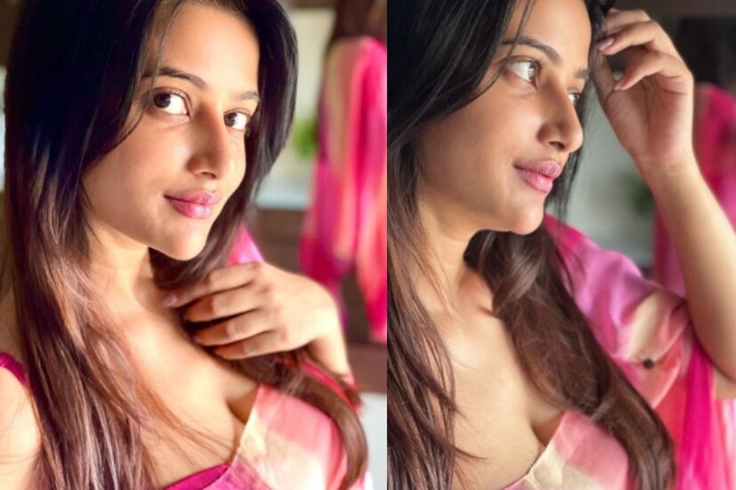 সম্প্রতি বেশ কিছু ছবি পোস্ট করেছেন উষসী। লাস্যে ভরা সেই ছবি ইতিমধ্য়েই নেট দুনিয়ায় উষ্ণতা ছড়িয়েছে। তবে সাহসী পোশাকেও যে উষসী একই রকমের সাবলীল তা স্পষ্ট ছবিতে।