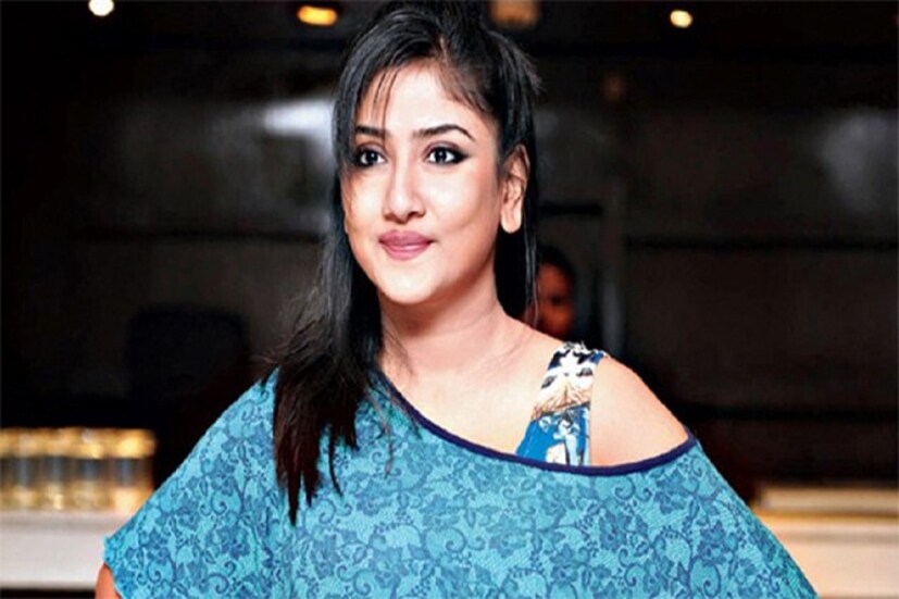 *ফ্যাশন আইকন হিসেবে যাতে তাঁকে বিশ্বাসযোগ্য লাগে সেদিকে বিশেষ নজর দেওয়া হয়েছে। আত্মবিশ্বাসী রাজনন্দিনী। তবে বেশ অহংকারীও সে। সংগৃহীত ছবি।