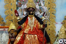 হাতে লাল তাগা,সহজ মন্ত্রোচ্চারণ!মঙ্গলবার,বিপত্তারিণী পুজোয় বিপদ কাটানোর নিয়ম..