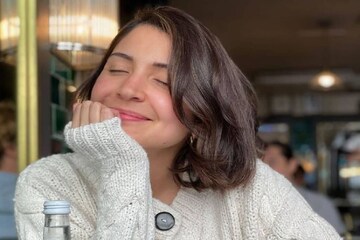 মিষ্টি হাসিতে মন জয় অনুষ্কার ! বিরাট ও ভামিকাকে নিয়ে ইংল্যান্ডেই কাটছে সময়