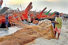 অগ্নিমূল্য তেলের দাম, পর পর প্রাকৃতিক দুর্যোগ! বিপাকে সুন্দরবনের মৎস্যজীবীরা অগ্নিমূল্য তেলের দাম, পর পর প্রাকৃতিক দুর্যোগ! বিপাকে সুন্দরবনের মৎস্যজীবীরা