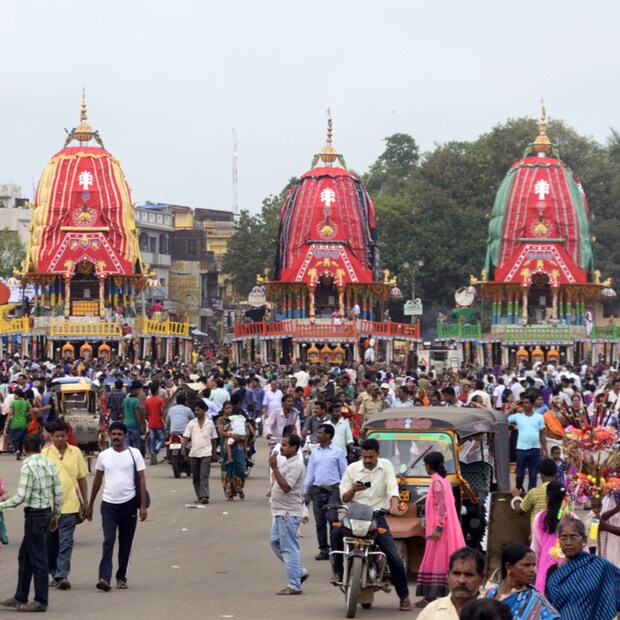 পুরীর নাম বদলের দাবি নিয়ে পক্ষে, বিপক্ষে নানা মত রয়েছে৷ শেষ পর্যন্ত সত্যিই পুরীর নাম বদল হবে কি না, তা সময়ই বলবে৷ 