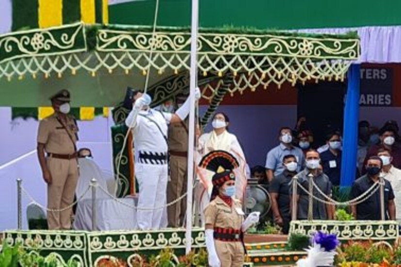 করোনাকালে কাটছাঁট করে স্বাধীনতা দিবসের অনুষ্ঠান রেড রোডে।