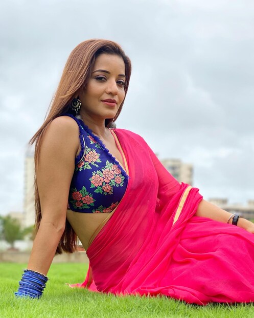 ভোজপুরী সিনেমার সুপার হট ও সেক্সি অভিনেত্রী বারেবারে ঝড় তোলেন সোশ্যাল মিডিয়ায় ৷ ছবি সৌজন্যে ফেসবুক ৷