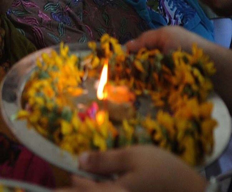 • এই দিন বিষ্ণুর পুজো করুন শুদ্ধ চিত্তে । আরতি করুন ঠাকুরের । ব্রত কথা পাঠ করুন ।
