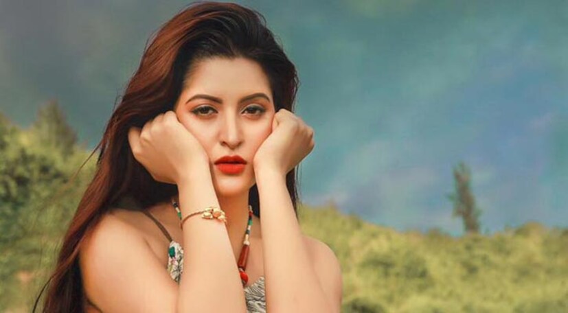 তিনি বলেন, “শুধু পরীমনি নন অনেকেই ব্ল্যাকমেলের শিকার হয়েছেন। তাঁদেরও নাম আমরা পেয়েছি। তবে তাঁদের সঙ্গে এখনও আমরা কথা বলতে পারিনি। তাঁদের সঙ্গে আমরা কথা বলব। বয়ান নথিভূক্ত করা হবে। সেই বক্তব্য যাচাই-বাছাই করব। তার পরই বলা যাবে আরও কারা এসব ঘটনার সাথে জড়িত।”