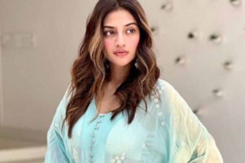 রবিবারই অভিনেত্রী-সাংসদের হাসপাতাল থেকে ছাড়া পাওয়ার কথা ছিল। কিন্তু সেই দিনটি তাঁকে পর্যবেক্ষণে রাখতে চেয়েছিলেন চিকিৎসকরা। হাসপাতাল সূত্রে খবর, নুসরত ও তাঁর সন্তানের কোনও শারীরিক সমস্যা নেই। সোমবার বিশেষ দিনে ছেলেকে নিয়ে বাড়িতে ফিরলেন ব্যতিক্রমী নুসরত। 