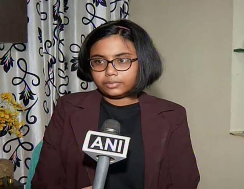 প্রথমে দিক্ষা একটি রিসার্চ পেপার সাবমিট করে। তা ছিল ভগবান অস্তিত্বের সত্যতা নিয়ে প্রশ্ন করে। কিন্তু  সেই পেপারটি রিজেক্ট হয়। photo source ANI 