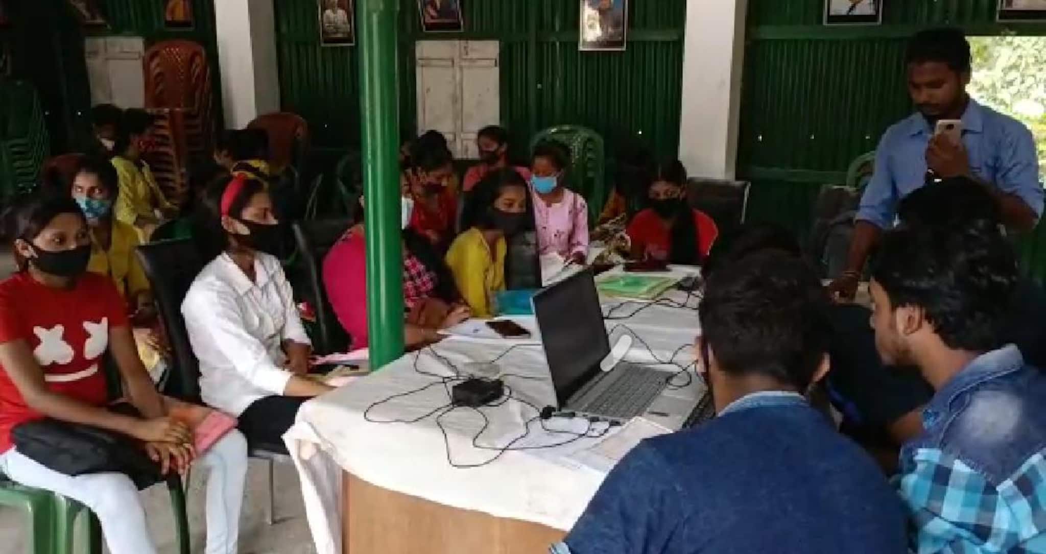 অনলাইন ফর্ম ফিলাপেও টাকা! অবশেষে হস্তক্ষেপ করল তৃণমূল ছাত্র পরিষদ