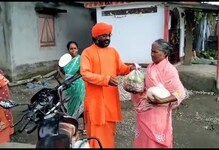 জলপাইগুড়ি এলাকার দুঃস্থদের পাশে আনন্দমার্গ প্রচারক সঙ্ঘের আচার্য শুভমিত্রানন্দ জলপাইগুড়ি এলাকার দুঃস্থদের পাশে আনন্দমার্গ প্রচারক সঙ্ঘের আচার্য শুভমিত্রানন্দ