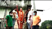 মনীষীদের মূর্তি পরিষ্কার করে মাল্যদানের কর্মসূচি পালন করা হল নদিয়ার শান্তিপুরে
