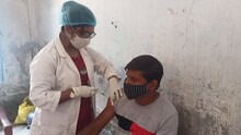 মহিলা পুজো কমিটির উদ্যোগে ভ্যাকসিনেশন