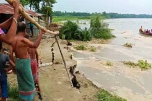 ক্রমাগত চলছে গঙ্গাভাঙ্গন, ভিটেমাটি হারানোর আশঙ্কায় গ্রামের মানুষ ক্রমাগত চলছে গঙ্গাভাঙ্গন, ভিটেমাটি হারানোর আশঙ্কায় গ্রামের মানুষ