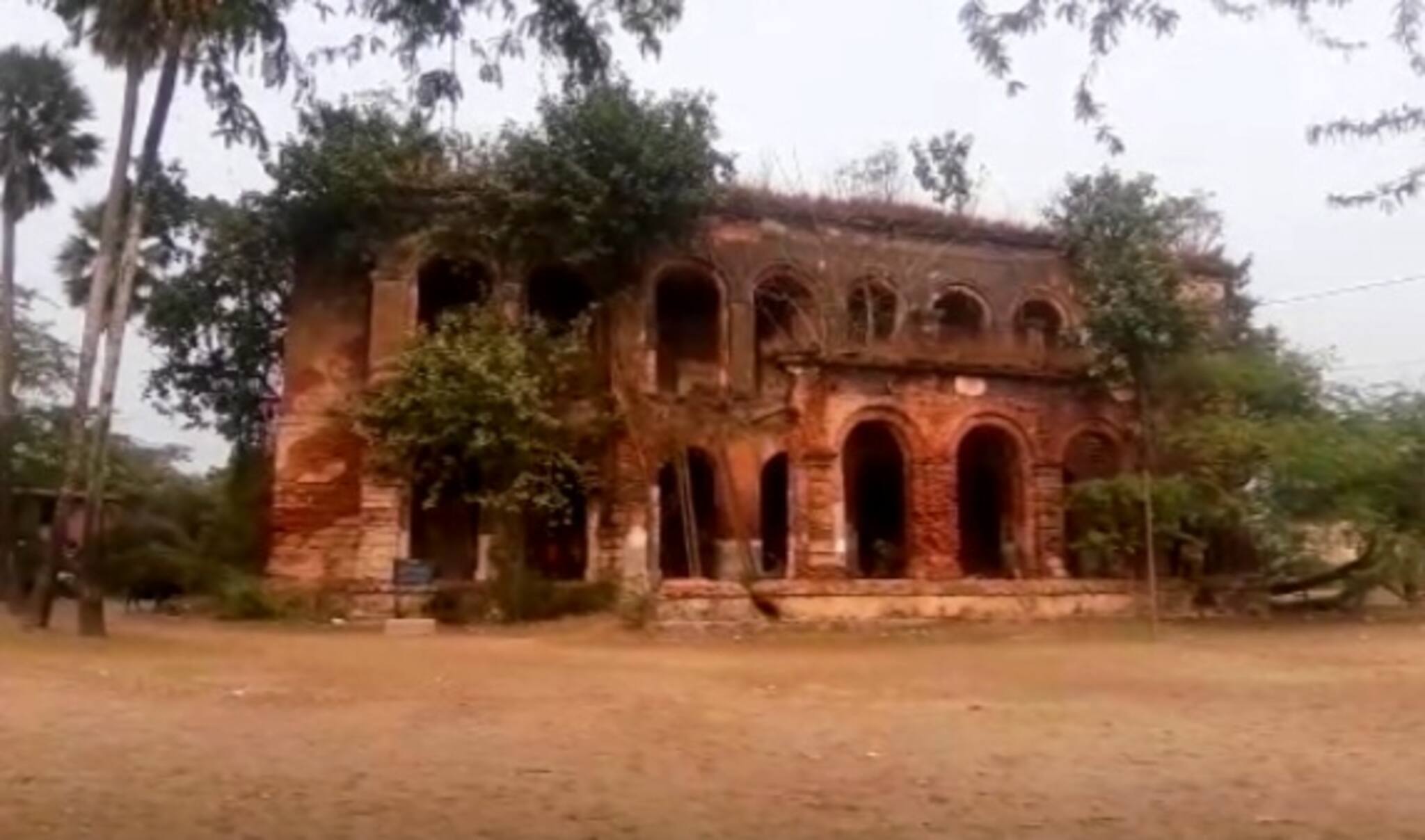 সংরক্ষণের অভাবে হারিয়ে যেতে বসেছে স্বাধীনতার সাক্ষী সুন্দরবনের ঐতিহাসিক হেরিটেজ 'লর্ড ক্যানিং হাউস'