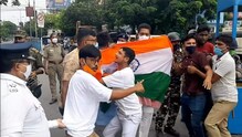 বিজেপির যুব সংকল্প যাত্রা ঘিরে ধুন্ধুমার শিলিগুড়ি, গ্রেফতার ৩০ বিজেপির যুব সংকল্প যাত্রা ঘিরে ধুন্ধুমার শিলিগুড়ি, গ্রেফতার ৩০