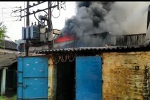হাওড়ার লিলুয়ায় ভোররাতে প্লাস্টিক কারখানায় ভয়াবহ আগুন হাওড়ার লিলুয়ায় ভোররাতে প্লাস্টিক কারখানায় ভয়াবহ আগুন