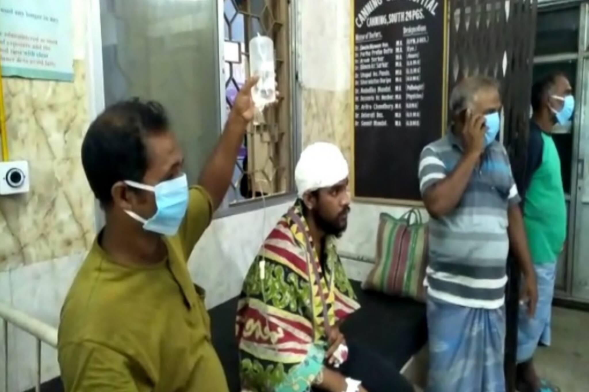 মহিলাকে কটুক্তির প্রতিবাদ করে আক্রান্ত যুবক