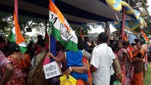 লক্ষ্মীর ভান্ডারে চলছে ফর্ম ফিলাপ ! ভিড়ে ঠাসা কৃষ্ণগঞ্জের স্বর্ণখালীর হাইস্কুল