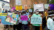 খেলা হবে স্লোগান তুলে টেট উত্তীর্ণদের বিক্ষোভ সিউড়িতে খেলা হবে স্লোগান তুলে টেট উত্তীর্ণদের বিক্ষোভ সিউড়িতে