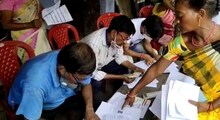 দুয়ারে সরকার শিবিরে সাহায্যের হাত বামেদের