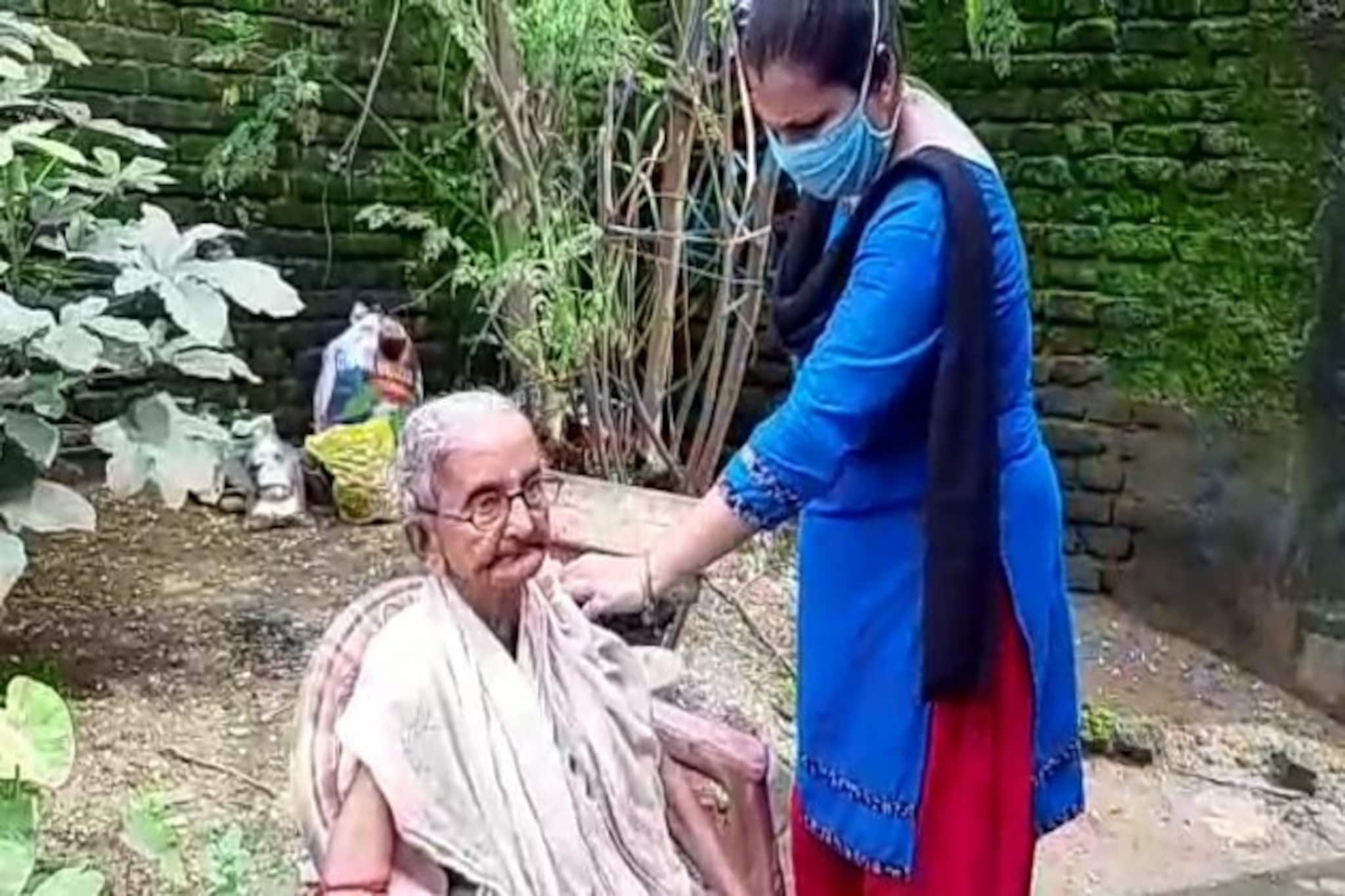 সিউড়ি পৌরসভায় চলছে দুয়ারে ভ্যাকসিন পরিষেবা