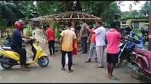 ফুল তুলতে এসে পথদুর্ঘটনায় মৃত্যু হল নাকাশিপাড়ার বৃদ্ধার ফুল তুলতে এসে পথদুর্ঘটনায় মৃত্যু হল নাকাশিপাড়ার বৃদ্ধার