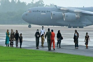 কাবুল থেকে ভারতে ফেরা ৭৮ জনের ১৬ করোনা আক্রান্ত, সংস্পর্শে কেন্দ্রীয় মন্ত্রীও!
