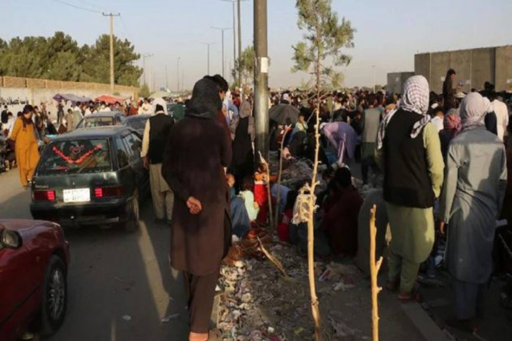 অবাক জল-দাম, আফগানিস্তানে ১ লিটার 'জীবনের' মূল্য ৩ হাজার টাকা!