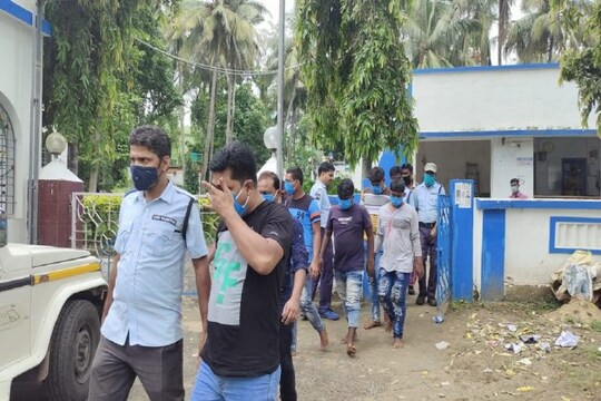 দিঘার সৈকতে 'ইভটিজিং', পুলিশের জালে ৭ পর্যটক!