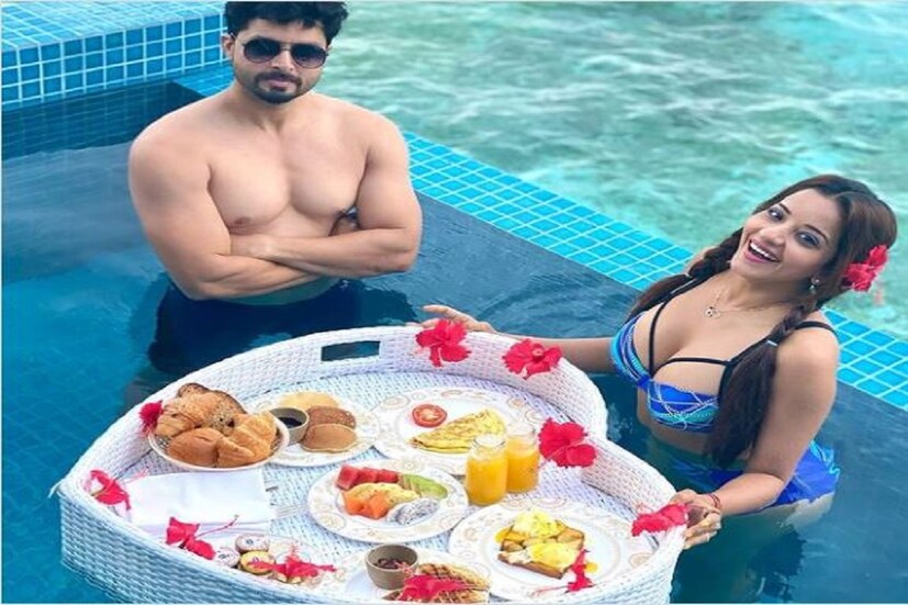 অন্তর্বাস (BRA) ঠেলে বেরিয়ে আসছে ভরা যৌবন মোনালিসার (Monalisa Viral Photos) জলকেলির ছবি দুর্দান্ত গতিতে সোশ্যাল মিডিয়ায় ভাইরাল হয়েছে ৷ ছবি সৌজন্যে ইনস্টাগ্রাম ৷ 