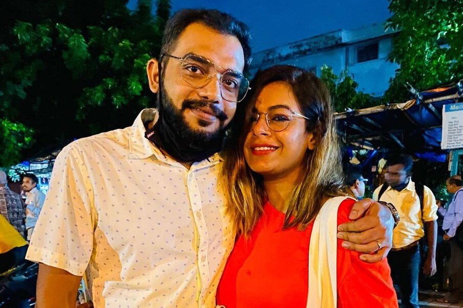  অনেক দিন পর আবার সিনেমা দেখতে প্রেক্ষাগৃহে ৷ ছবি শেয়ার করলেন ইমন চক্রবর্তী ৷ স্বামী নীলাঞ্জনের সঙ্গে গিয়েছিলেন ‘নন্দন’-এ ৷ ‘বিনিসুতোয়’ ছবির প্রেমিয়ার শো-এ৷