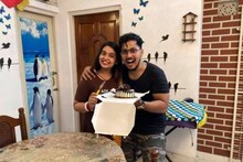 একেই বলে শ্যুটিং! মধুবনীর জন্মদিনে দু’বার খণ্ডিত কেক, গোপনকথা ফাঁস স্বামী রাজার