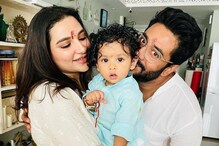 মায়ের কোলে বসে প্রথম বার রাখি পরল ছোট্ট রাজ-পুত্র, দিদিদের দিল উপহারও মায়ের কোলে বসে প্রথম বার রাখি পরল ছোট্ট রাজ-পুত্র, দিদিদের দিল উপহারও