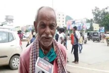 নেই প্রথাগত বিদ্যা ও ডিগ্রি, ঝরঝরিয়ে ইংরেজি বলেন গয়া স্টেশনের প্রবীণ মালবাহক