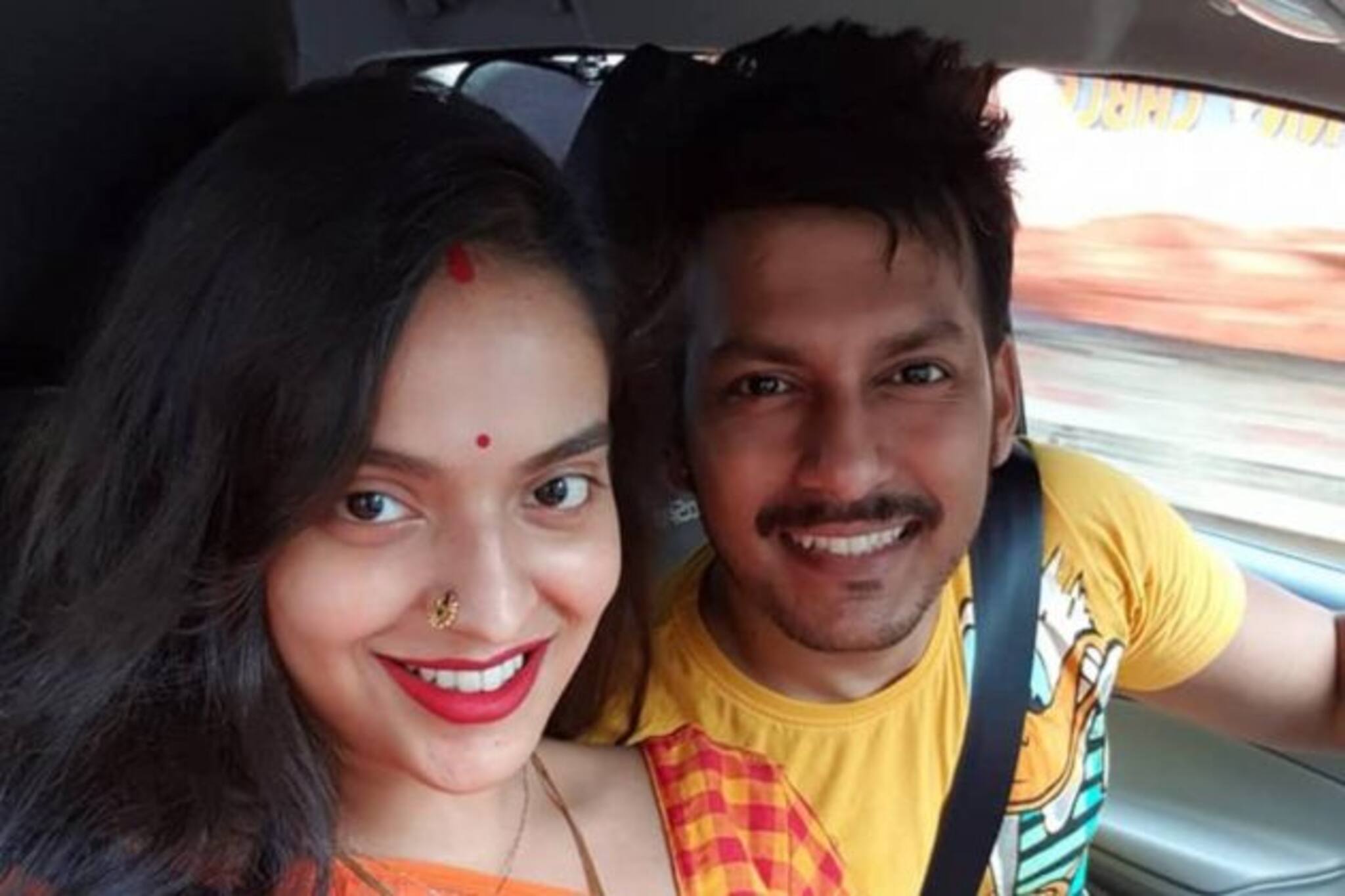 বধূবরণের পর শ্বশুরবাড়ির ঠাকুরঘরে নতুন বউ মধুবনী, পোস্টে উচ্ছ্বসিত নেটিজেনরা