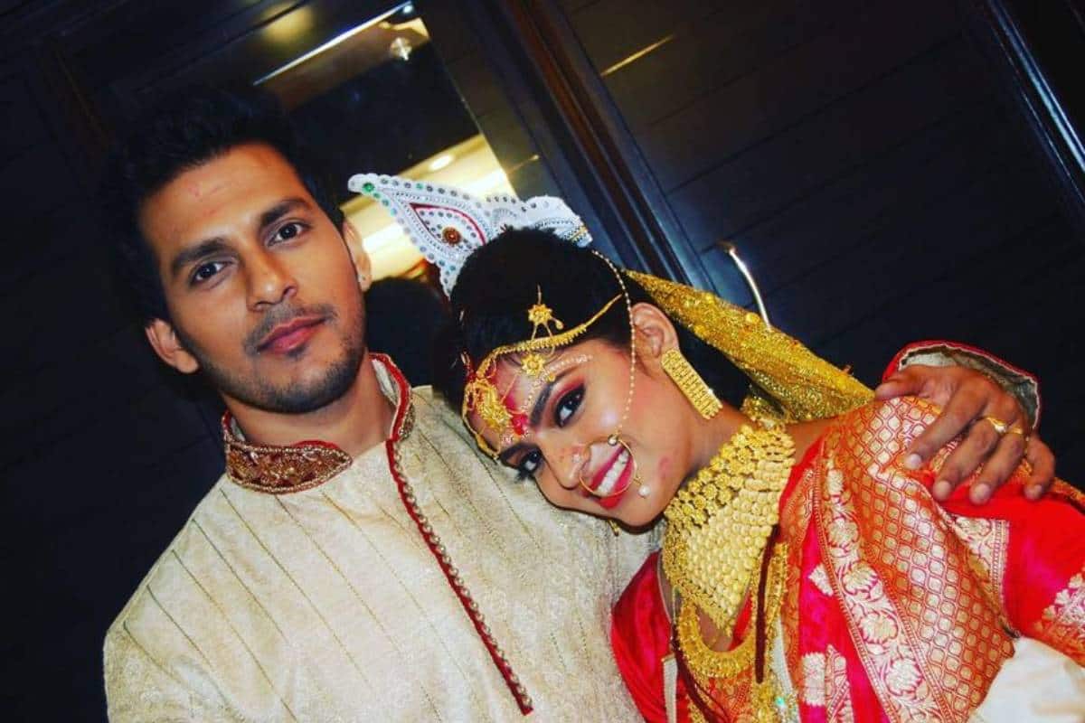 Madhubani Goswami: অভিনয় না করলে বাড়িতে ভাতের হাঁড়ি চড়বে না! কেন এমন মন্তব্য করলেন মধুবনী গোস্বামী? তবে কি টাকা পয়সা একদমই আয় হচ্ছে না দুজনের? 2 Actress