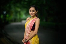 ‘ক্লিপটা খুলে দিলেই একেবারে খোলা!’ সামাজিক মাধ্যমে ছবি শেয়ার করে ট্রোলড মিশমি