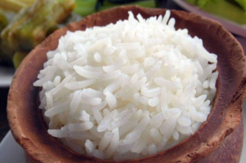 আর এই আর্সেনিক দূষণ বিভিন্ন ক্যান্সার, হাই প্রেশার ,ফুসফুসের রোগ, ডায়াবেটিস-এর কারণ। ফলে প্রতিদিন যাঁরা ভাত খাচ্ছেন সেই লক্ষ লক্ষ মানুষের জন্য তো বিষয়টি ভয়ের বটেই।