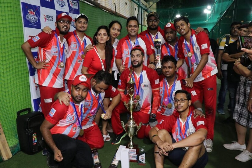 ছিলেন কৃষ্ণকলি খ্যাত নীল ভট্টাচার্য, ভিভান ঘোষ, রাজীব বোস, অমিতাভ ভট্টাচার্য, সঈদ আরেফিন, আনন্দ চৌধুরী সহ আরও অনেকে৷ 
