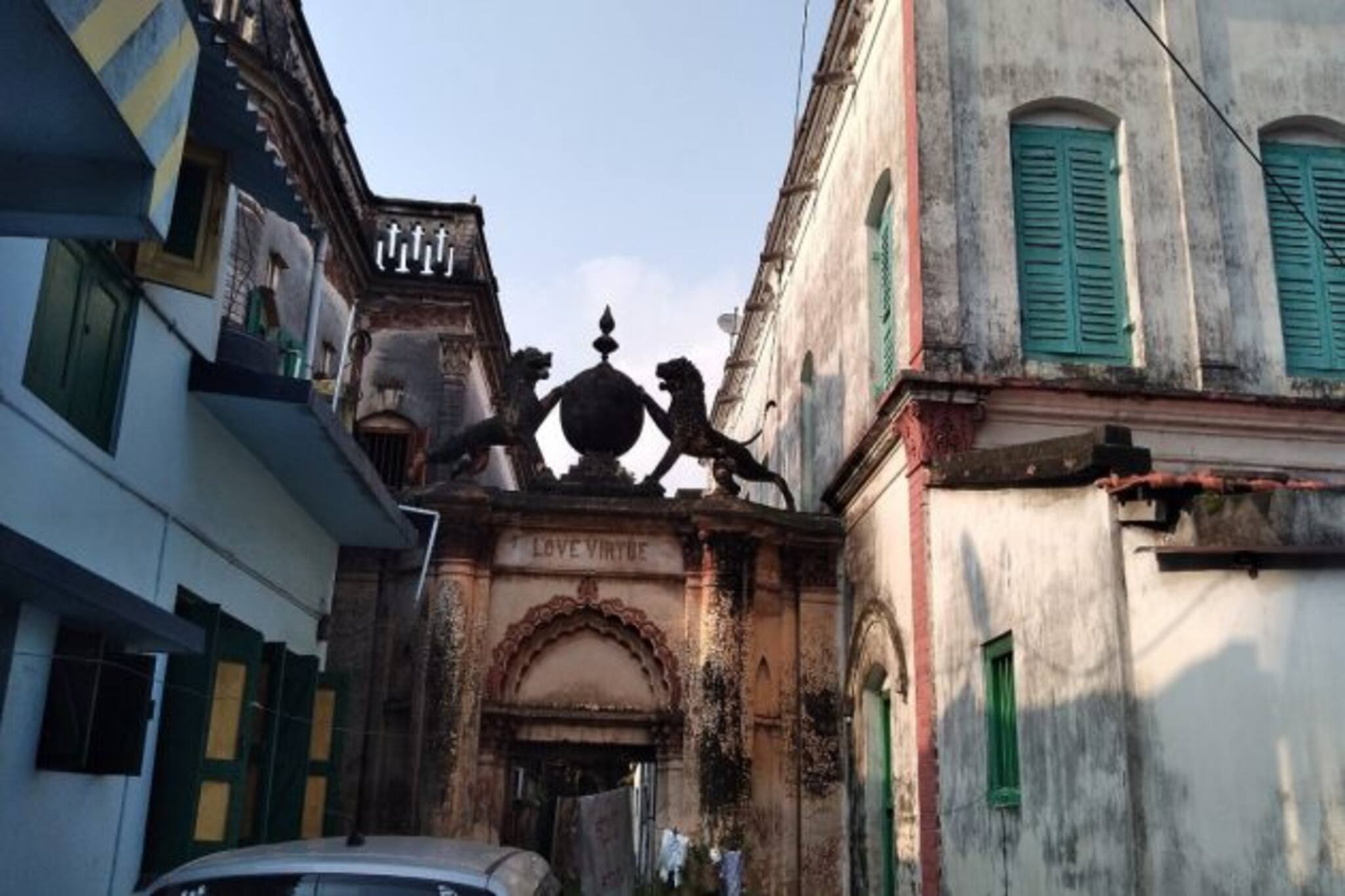 Independence Day: আটবাড়ির গঠনশৈলি বারবার ব্রিটিশদের হাত থেকে বাঁচিয়ে দিত বিপ্লবীদের!