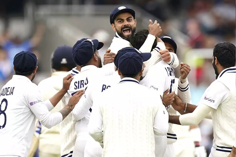 লর্ডস টেস্টে ১৫১ রানে ভারতীয় দল জেতার পর থেকেই তেলে-বেগুনে জ্বলছে ইংরেজরা। যেভাবেই হোক পরবর্তী টেস্টে কোহলির টিি ইন্ডিয়াকে হারানোর জন্য মরিয়া ইংল্যান্ড। লিডস টেস্টের জন্য তাই মারকাটারি দল গড়ছে তারা।