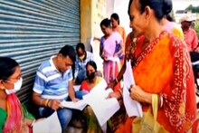 বীরভূমে লক্ষ্মীর ভাণ্ডার প্রকল্পের ফর্ম পূরণের সহায়তায় BJP, রাজনৈতিক তরজা শুরু