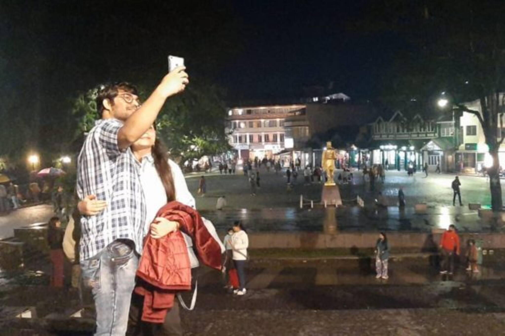 Darjeeling: বর্ষায় সেজে উঠেছে শৈলশহর! পুজোর সময়েও পর্যটনের আশায় দার্জিলিং এর মানুষ
