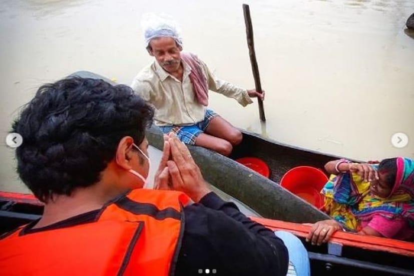 *গত কয়েকদিনের বৃষ্টিতে জলবন্দি ঘাটাল৷ ব্লকের ১২টি পঞ্চায়েত ও ঘাটাল পুরসভায় ১৭টি ওয়ার্ডে জল জমছে। গত দুদিন ধরে জলের তলায় ঘাটাল-চন্দ্রকোনা রাজ্য সড়ক। অধিকাংশ জায়গায় পানীয় জলের সঙ্কট চরমে। ঘরছাড়া বহু মানুষ৷ তাদের পাশে পৌঁছে গিয়েছেন অভিনেতা-সাংসদ দেব৷
